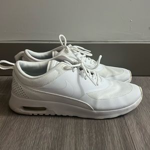 Nike Thea